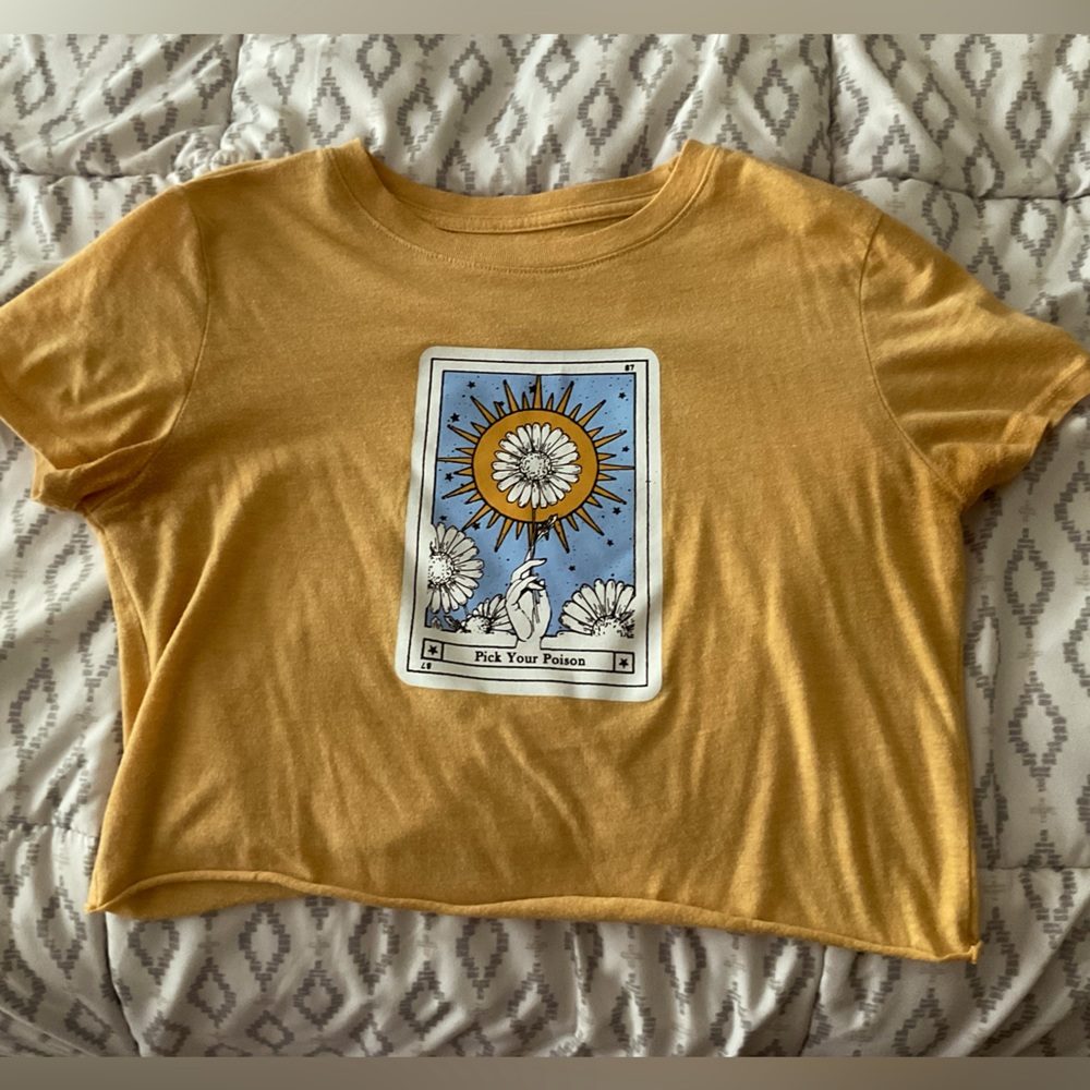 Cute Cropped Graphic design Tee